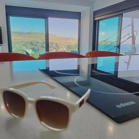 Sun And Seaview *